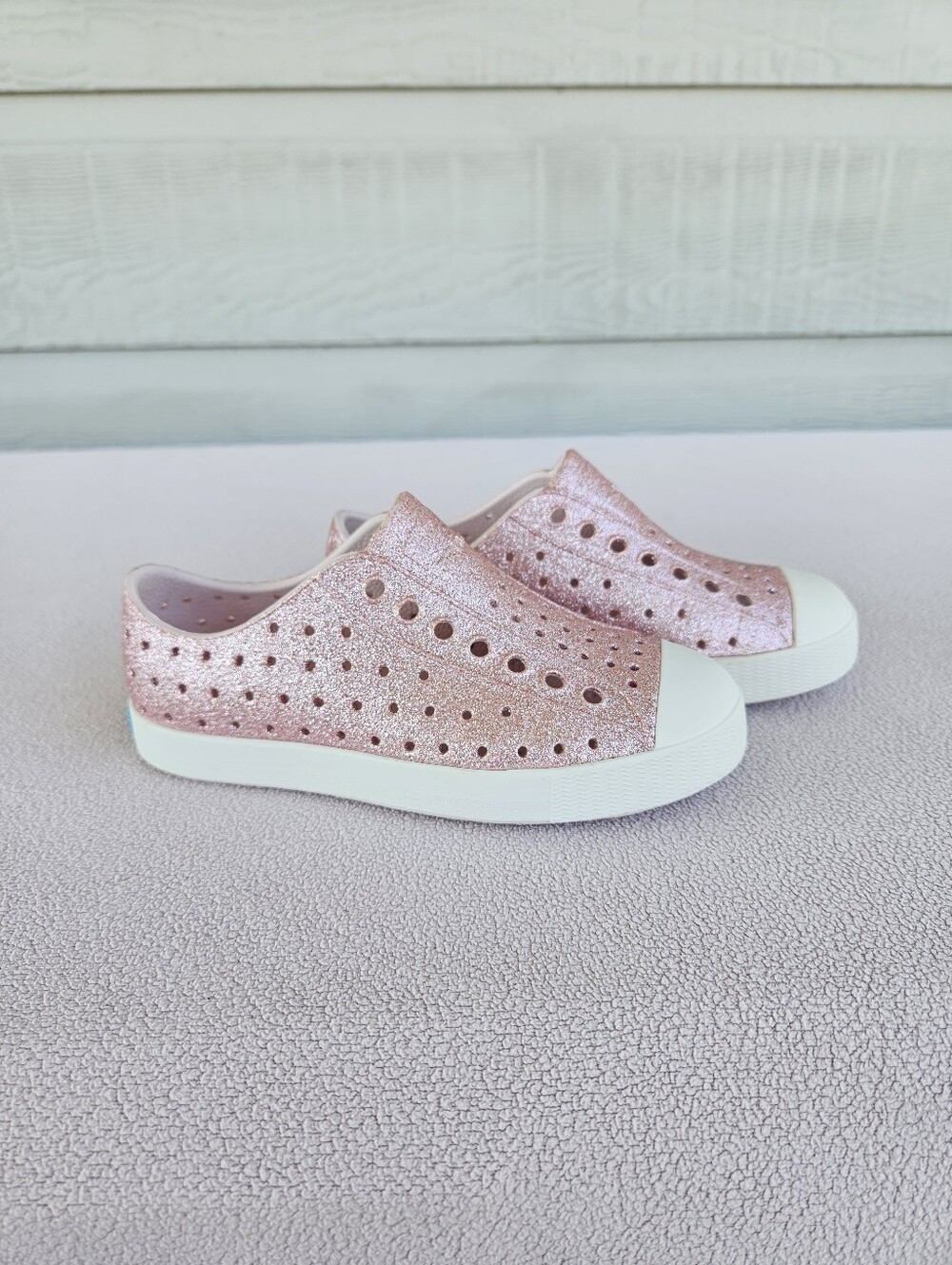 Native Jefferson SZ C11 Pink Bling White Slip-On Sparkle Glitter Water Shoes